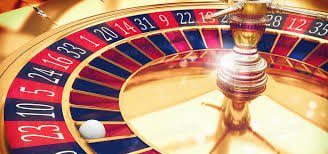 Studio dealer Cambodia Pools dengan meja blackjack dan kamera multi-sudut profesional